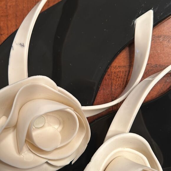 Jeffrey Campbell Cream & Black Jelly Flip Flop Sandals(Size 9) - Picture 5 of 8